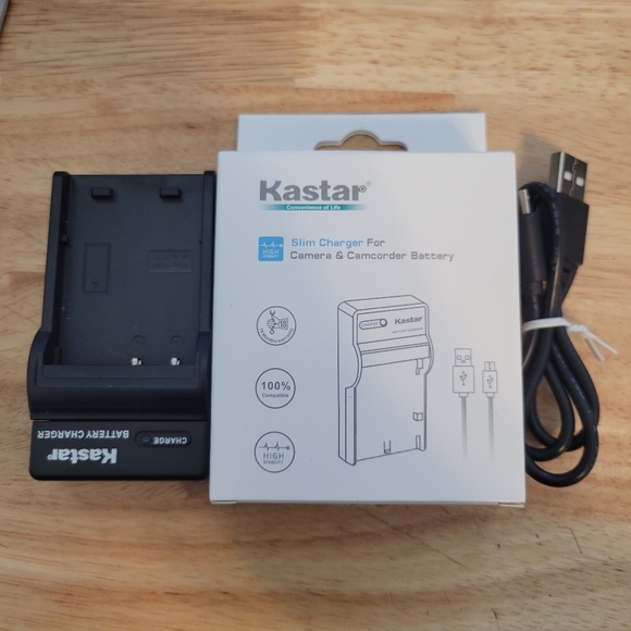 Sony Cyber-shot DSC-T70 Super Steady Shot Digital Camera Silver - Tested works. - Picture 9 of 9